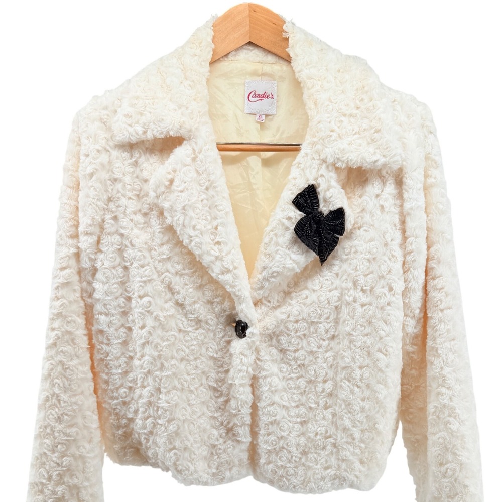 Lovely CANDIES Ivory FAUX FUR W/BLACK BEADED BOW LINED CROPPED‎ JACKET- Sz XL